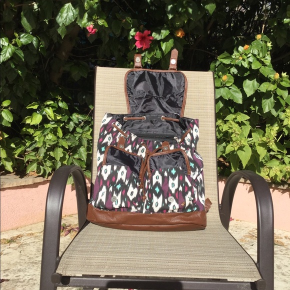 Canvas Backpack Brown Magenta Mint Ikat Unisex New - Picture 4 of 8